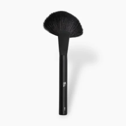Rivaj R01 Fan Brush | Perfect for Highlighter & Finishing Touches