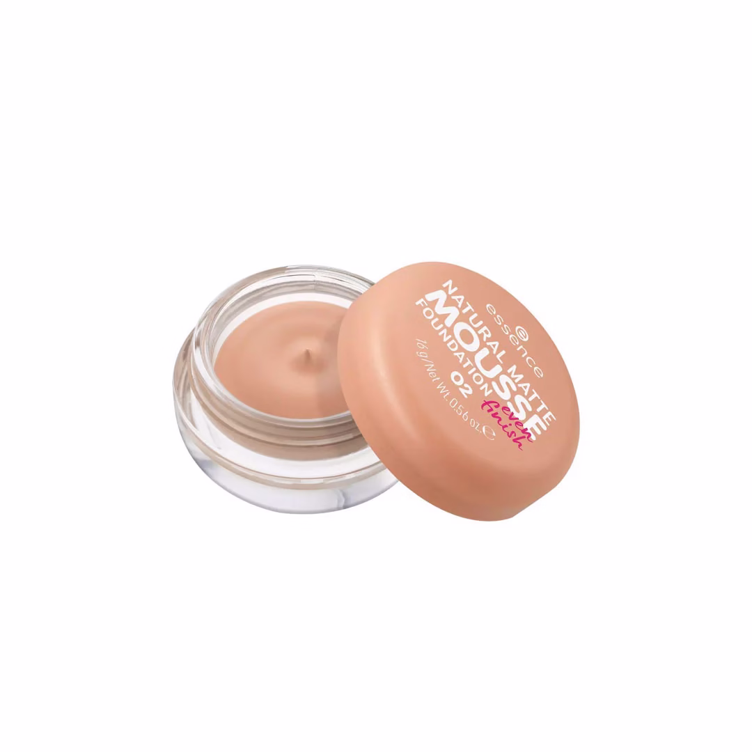 Essence Natural Matte Mousse 16g – 02 | Natural, Shine-Free Look